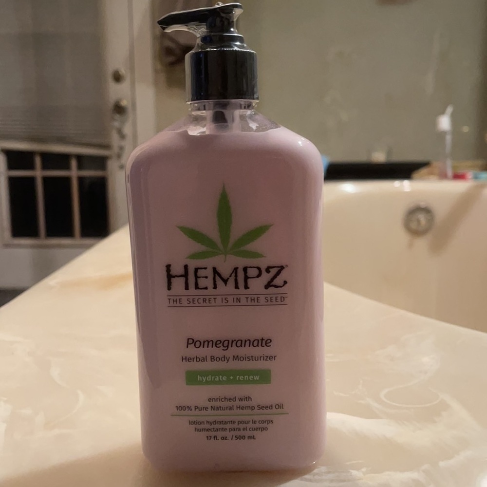 Hempz Lotion: 2 Sealed Bottles. Brand New. - Picture 3 of 7